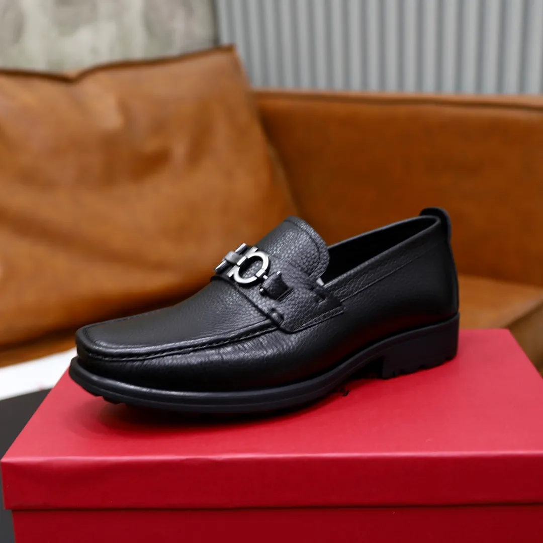 Men's shoes: 270🙅‍♂️🙅‍♂️🙅‍♂️Niuli Brand: Ferragamo Standard code: Men's code 38/44 (45 customized) Grade: Same as the official website Material: Original imported cowhide leather lining Original wear-resistant lightweight outsole Style category: Men's casual slip-on shoes Distinguished luxury brand elements top luxury Color: Actual picture color